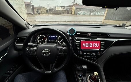 Toyota Camry, 2018 год, 2 520 000 рублей, 10 фотография