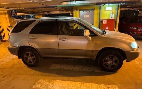 Toyota Harrier, 1999 год, 750 000 рублей, 2 фотография