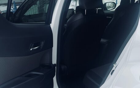 Toyota C-HR I рестайлинг, 2019 год, 2 400 000 рублей, 11 фотография