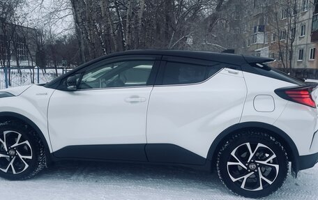 Toyota C-HR I рестайлинг, 2019 год, 2 400 000 рублей, 13 фотография