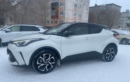 Toyota C-HR I рестайлинг, 2019 год, 2 400 000 рублей, 1 фотография