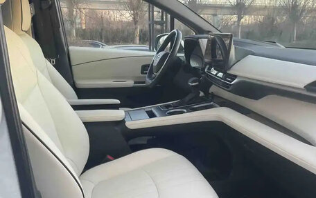 Toyota Sienna, 2022 год, 3 390 005 рублей, 13 фотография