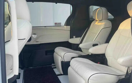 Toyota Sienna, 2022 год, 3 390 005 рублей, 15 фотография