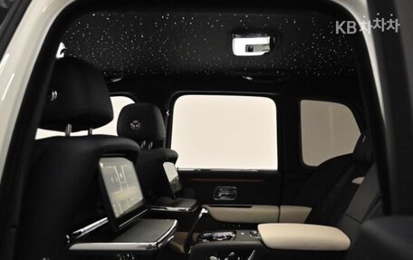 Rolls-Royce Cullinan, 2023 год, 50 000 000 рублей, 16 фотография