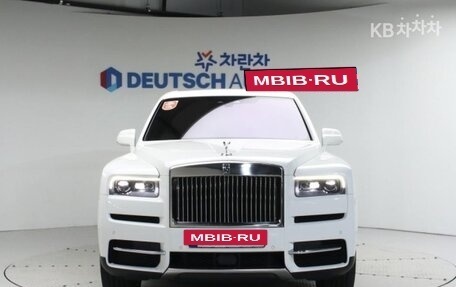 Rolls-Royce Cullinan, 2023 год, 50 000 000 рублей, 2 фотография
