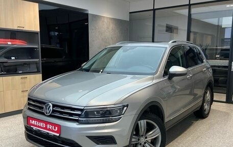Volkswagen Tiguan II, 2019 год, 3 450 000 рублей, 1 фотография