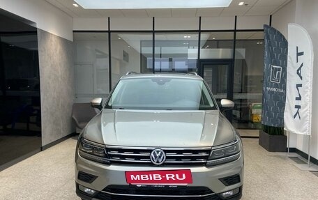 Volkswagen Tiguan II, 2019 год, 3 450 000 рублей, 2 фотография