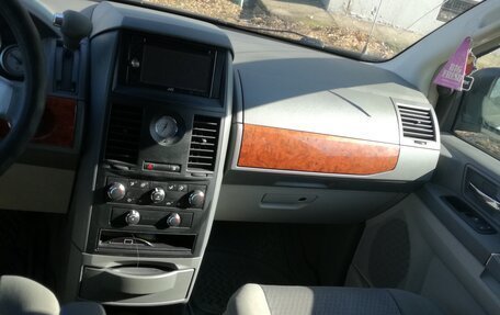 Chrysler Town & Country V рестайлинг, 2007 год, 1 000 000 рублей, 4 фотография