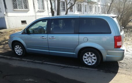 Chrysler Town & Country V рестайлинг, 2007 год, 1 000 000 рублей, 3 фотография
