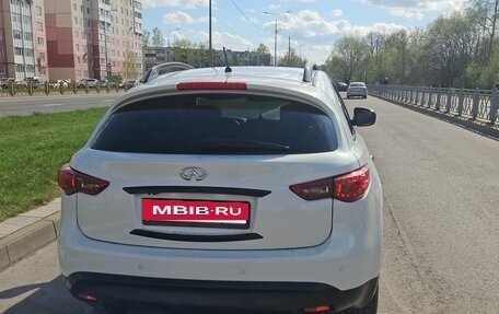 Infiniti QX70, 2016 год, 2 700 000 рублей, 3 фотография