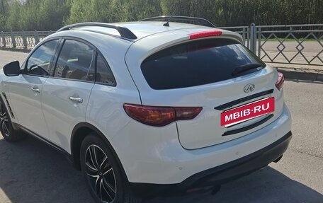 Infiniti QX70, 2016 год, 2 700 000 рублей, 4 фотография