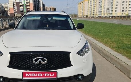 Infiniti QX70, 2016 год, 2 700 000 рублей, 5 фотография