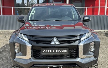 Mitsubishi L200 IV рестайлинг, 2023 год, 6 999 000 рублей, 2 фотография