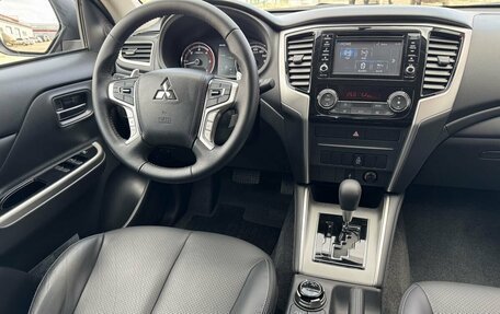 Mitsubishi L200 IV рестайлинг, 2023 год, 6 999 000 рублей, 10 фотография