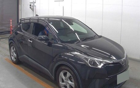 Toyota C-HR I рестайлинг, 2017 год, 1 300 000 рублей, 1 фотография