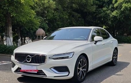 Volvo S60 III, 2021 год, 2 472 000 рублей, 3 фотография
