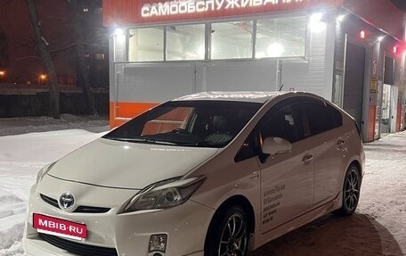Toyota Prius, 2011 год, 1 200 000 рублей, 4 фотография