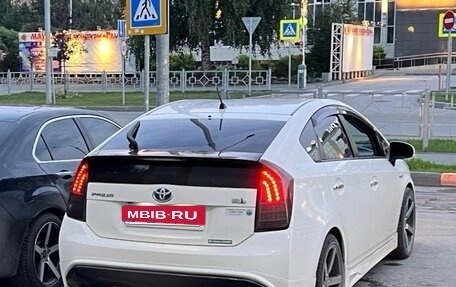 Toyota Prius, 2011 год, 1 200 000 рублей, 14 фотография