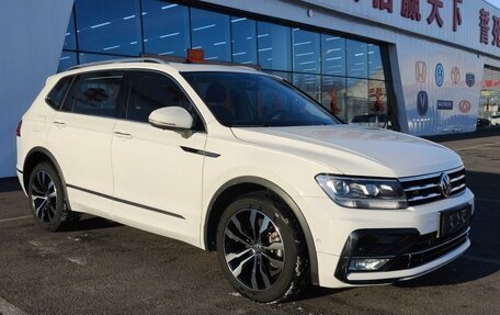 Volkswagen Tiguan II, 2021 год, 2 680 000 рублей, 3 фотография