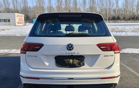 Volkswagen Tiguan II, 2021 год, 2 680 000 рублей, 5 фотография