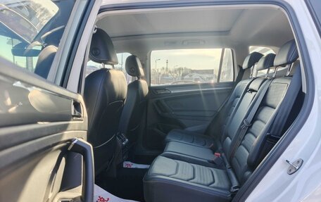 Volkswagen Tiguan II, 2021 год, 2 680 000 рублей, 10 фотография