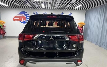 Mitsubishi Outlander III рестайлинг 3, 2019 год, 1 750 000 рублей, 6 фотография