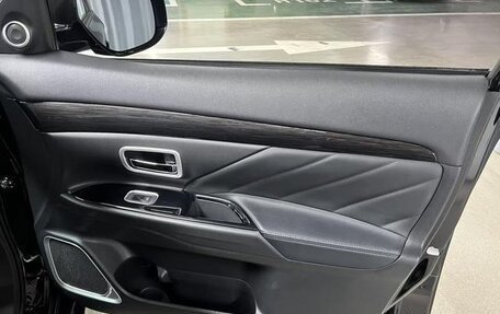 Mitsubishi Outlander III рестайлинг 3, 2019 год, 1 750 000 рублей, 8 фотография