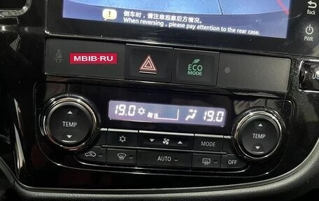 Mitsubishi Outlander III рестайлинг 3, 2019 год, 1 750 000 рублей, 9 фотография