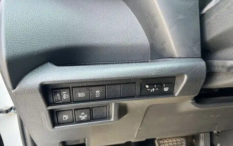 Toyota Sienna, 2022 год, 3 910 000 рублей, 13 фотография