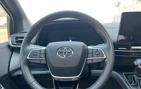 Toyota Sienna, 2022 год, 3 910 000 рублей, 15 фотография