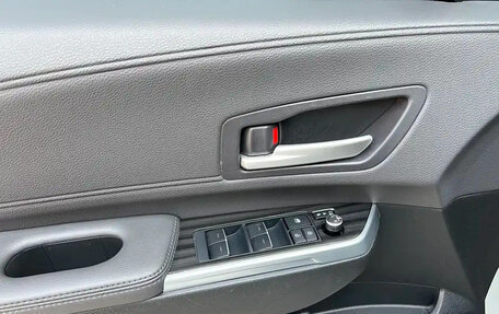 Toyota Sienna, 2022 год, 3 910 000 рублей, 16 фотография