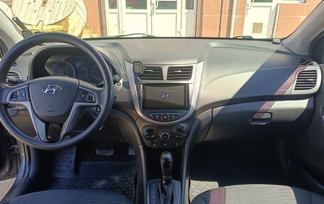 Hyundai Solaris II рестайлинг, 2015 год, 1 075 000 рублей, 17 фотография