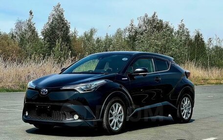 Toyota C-HR I рестайлинг, 2017 год, 2 200 000 рублей, 2 фотография