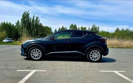Toyota C-HR I рестайлинг, 2017 год, 2 200 000 рублей, 7 фотография