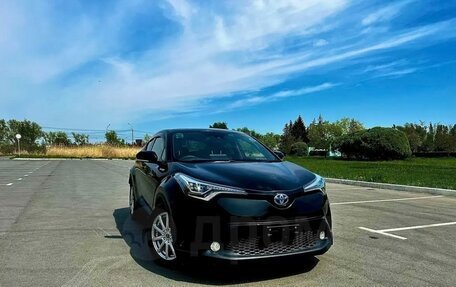 Toyota C-HR I рестайлинг, 2017 год, 2 200 000 рублей, 3 фотография