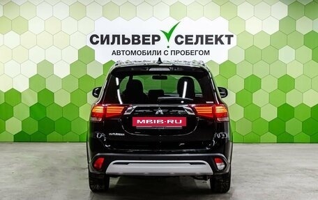 Mitsubishi Outlander III рестайлинг 3, 2021 год, 2 449 000 рублей, 4 фотография