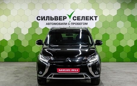 Mitsubishi Outlander III рестайлинг 3, 2021 год, 2 449 000 рублей, 3 фотография