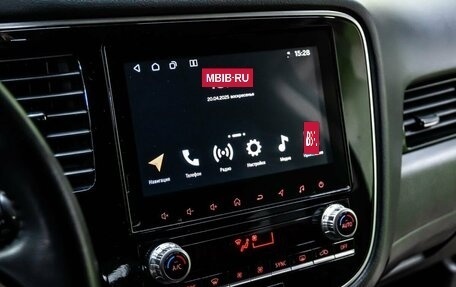 Mitsubishi Outlander III рестайлинг 3, 2021 год, 2 449 000 рублей, 16 фотография