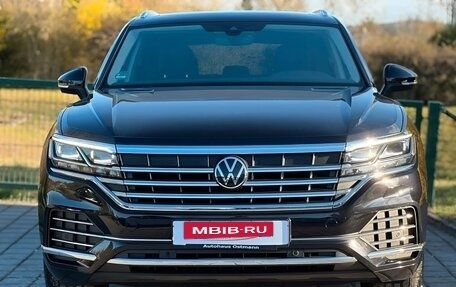 Volkswagen Touareg III, 2021 год, 5 950 000 рублей, 2 фотография