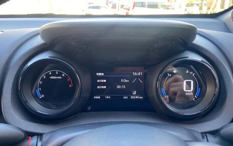 Toyota Yaris, 2022 год, 1 050 033 рублей, 12 фотография