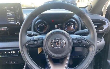 Toyota Yaris, 2022 год, 1 050 033 рублей, 11 фотография