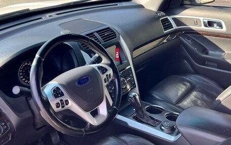 Ford Explorer VI, 2012 год, 1 999 000 рублей, 2 фотография