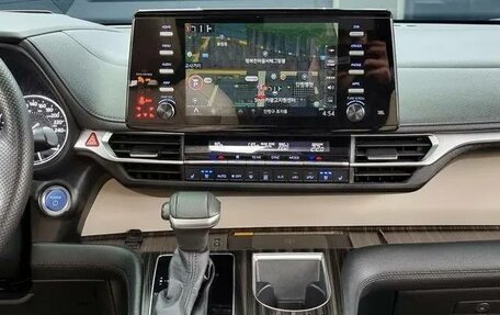 Toyota Sienna, 2022 год, 3 808 000 рублей, 10 фотография