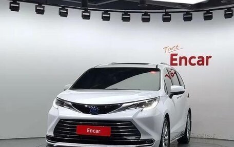 Toyota Sienna, 2022 год, 3 808 000 рублей, 3 фотография