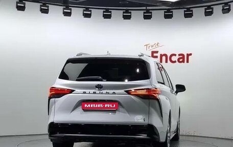 Toyota Sienna, 2022 год, 3 808 000 рублей, 4 фотография