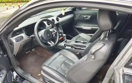 Ford Mustang VI рестайлинг, 2021 год, 2 920 000 рублей, 8 фотография