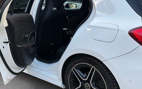 Mercedes-Benz A-Класс, 2018 год, 2 500 000 рублей, 11 фотография