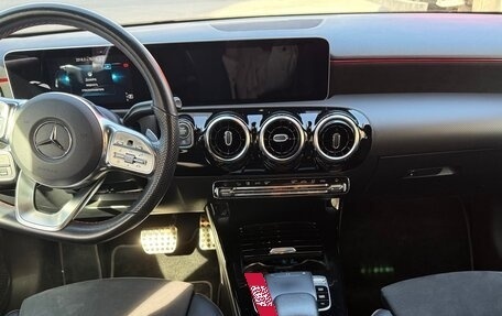 Mercedes-Benz A-Класс, 2018 год, 2 500 000 рублей, 4 фотография