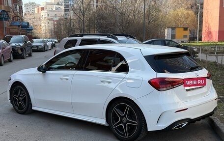 Mercedes-Benz A-Класс, 2018 год, 2 500 000 рублей, 14 фотография