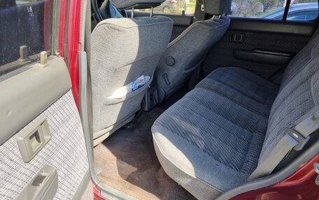 Toyota Hilux Surf III рестайлинг, 1992 год, 380 000 рублей, 25 фотография